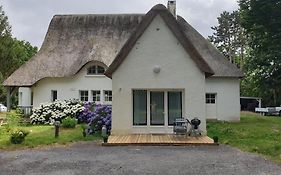 Romantique Petite Chaumiere Pres De Guerande